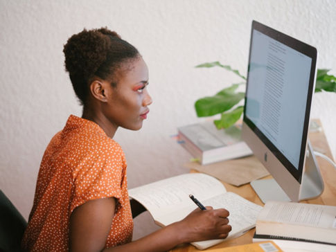 Precisando de coragem pra escrever no LinkedIn? Leia essas 10 dicas